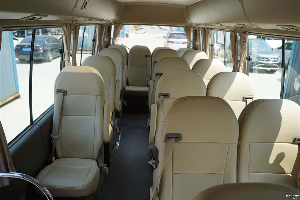 Toyota Coaster, 2016 22