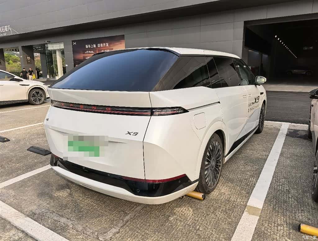 Xpeng X9, 2025 3