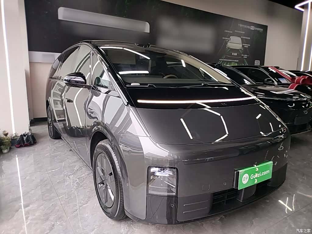 Li Auto MEGA, 2025 4