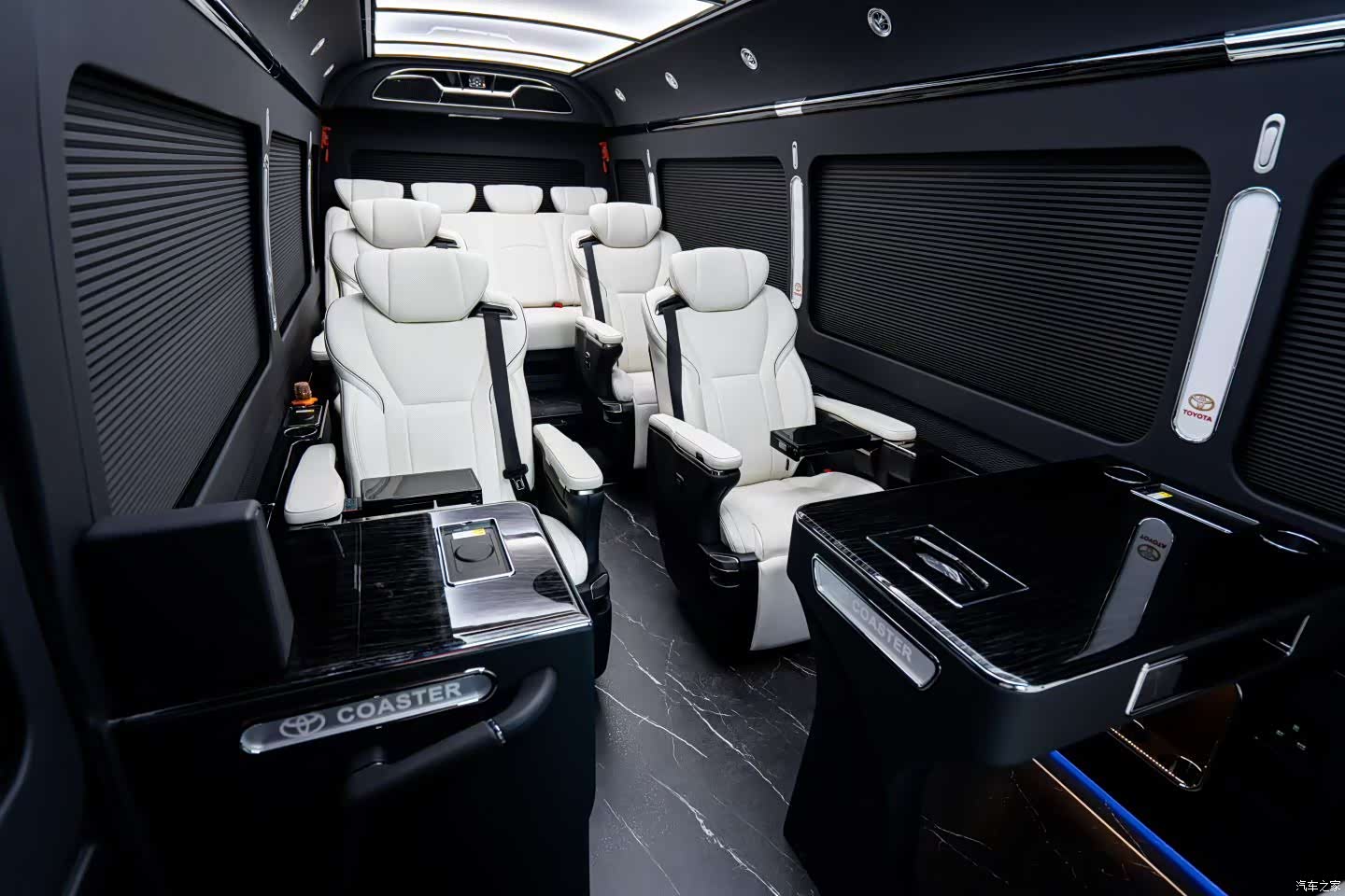Toyota Coaster, 2019 3