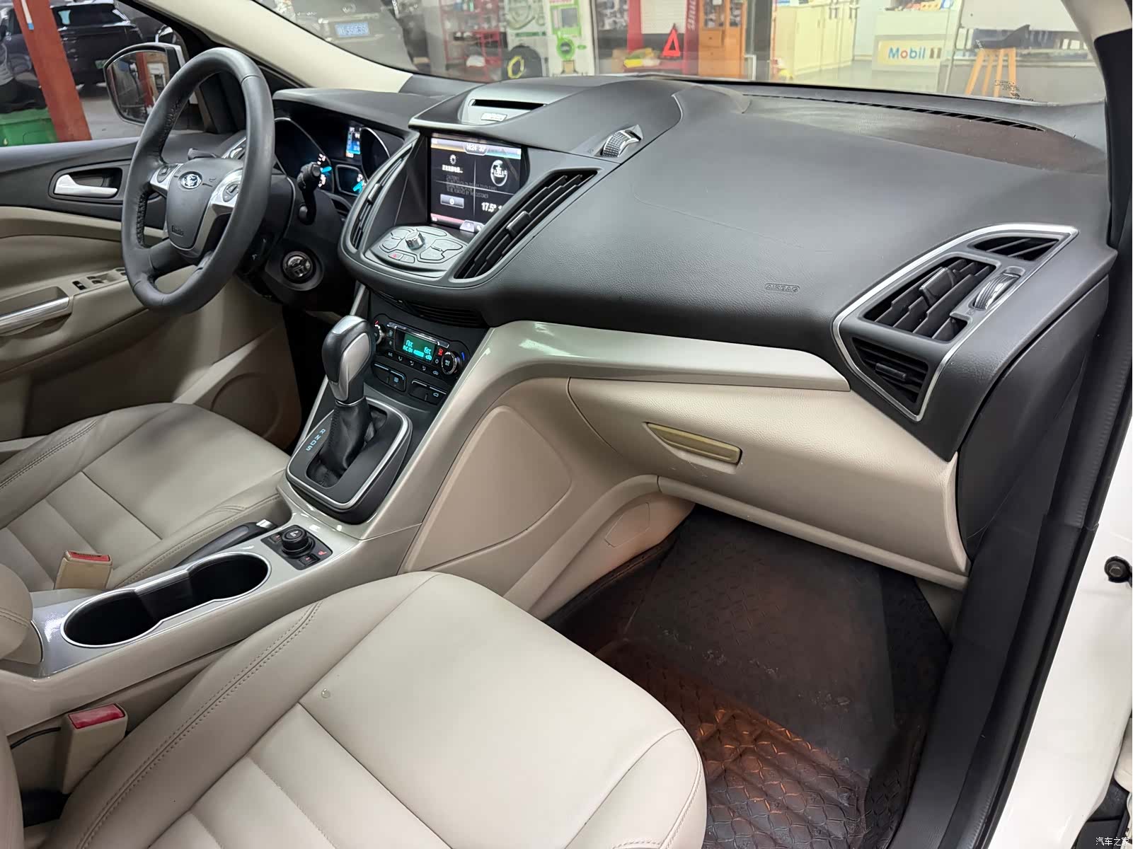 Ford Kuga, 2013 13
