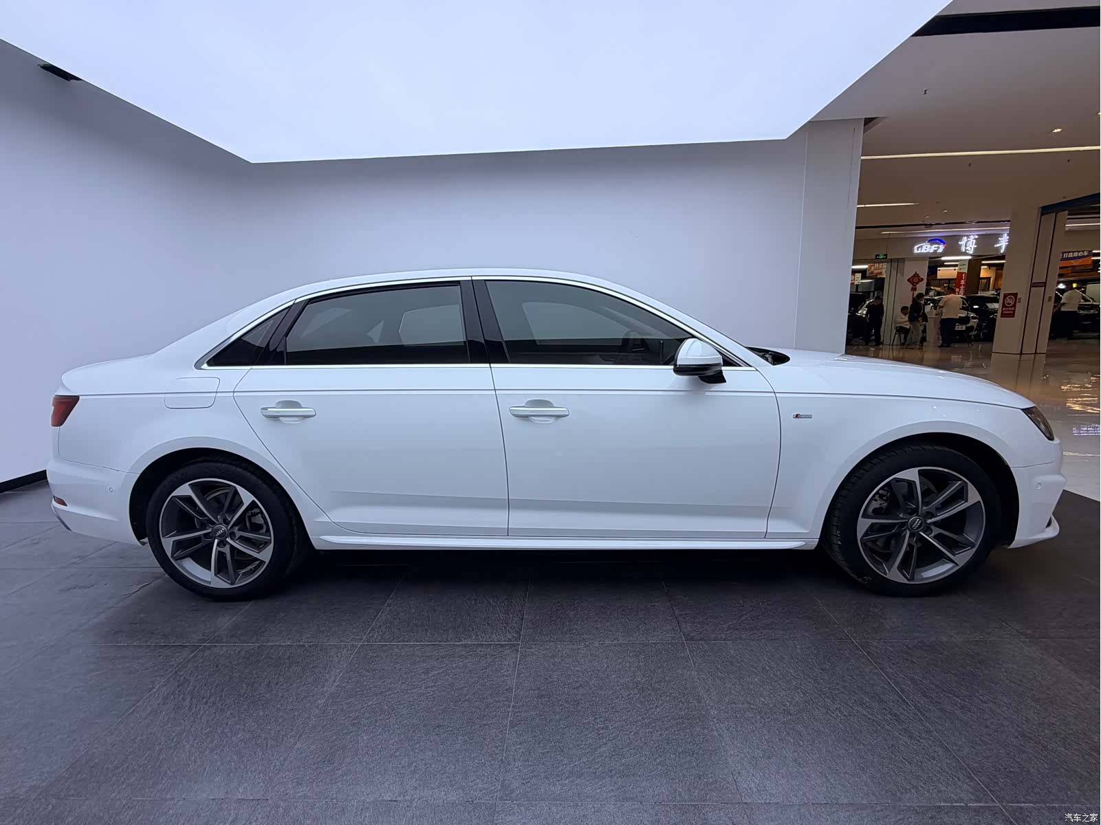 Audi A4L, 2020 8