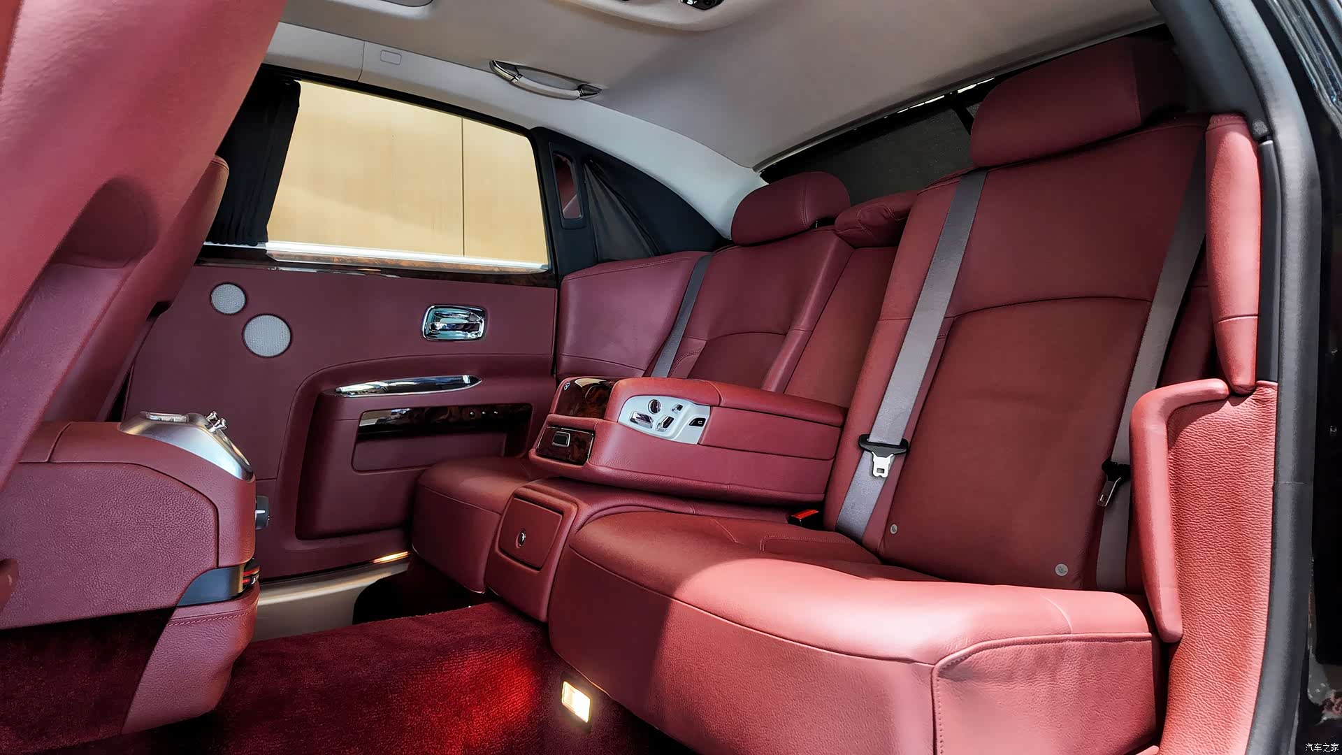 Rolls-Royce Ghost, 2014 9