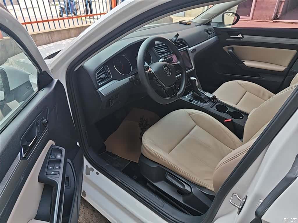 Volkswagen Lamando, 2017 16
