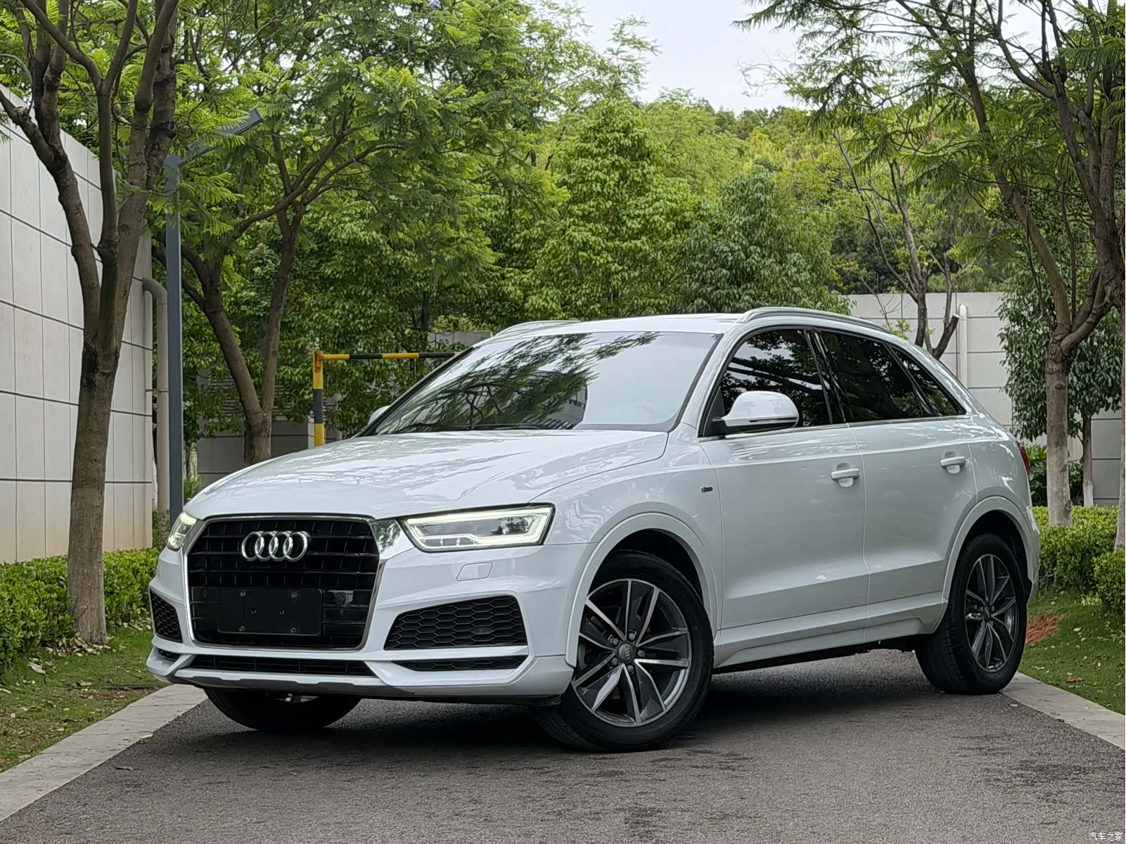 Audi Q3, 2019 1
