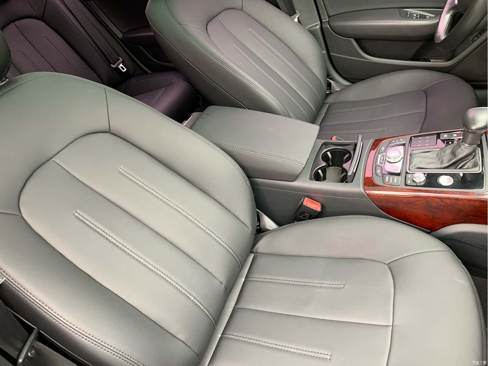 Audi A6L, 2014 25