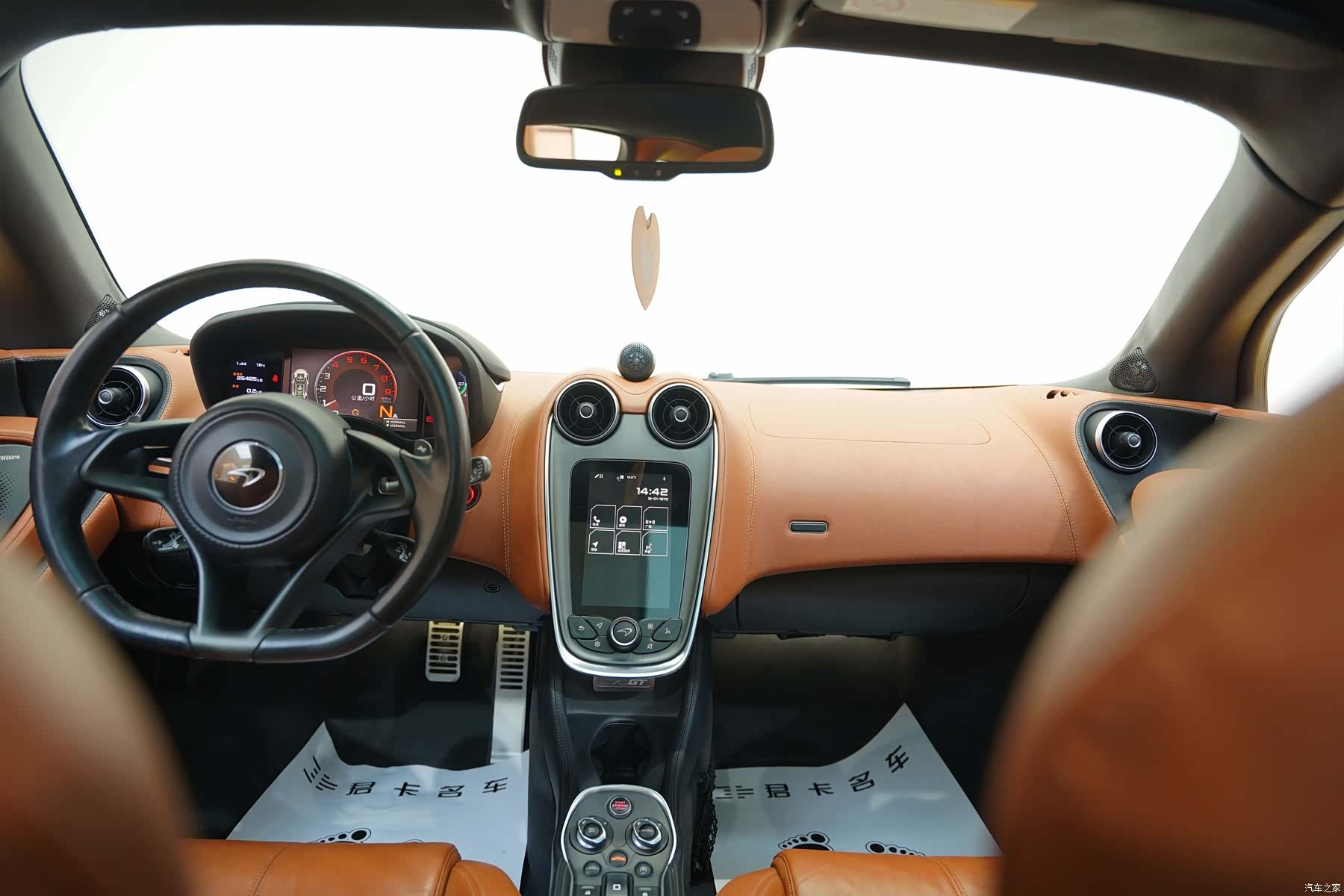 McLaren GT, 2018 13