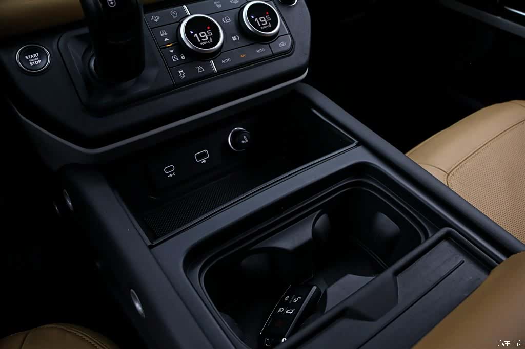 Land Rover Defender, 2024 9