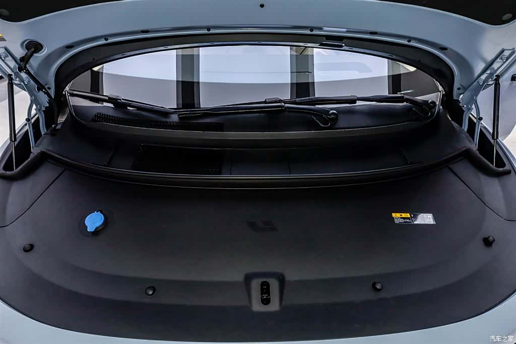 Li Auto i8, 2025 19