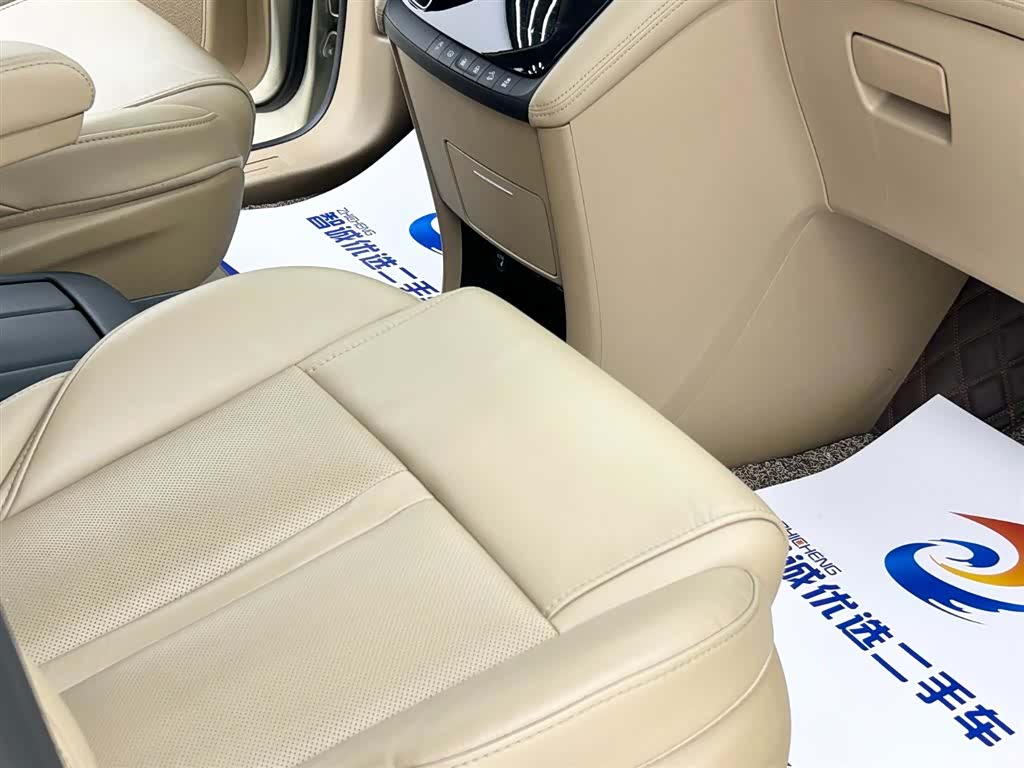 Buick GL8, 2017 10
