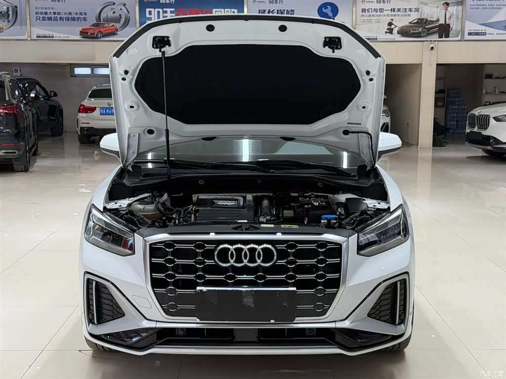 Audi Q2L, 2023 7