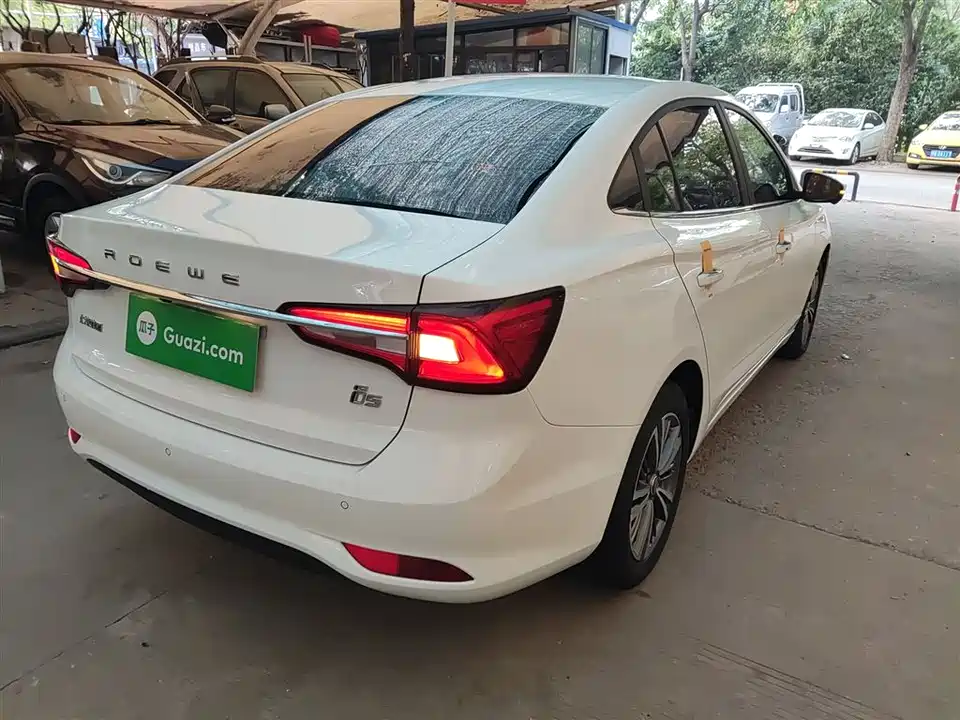 Roewe i5