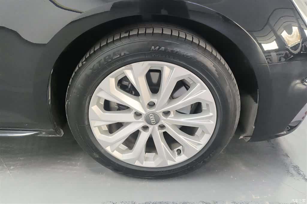 Audi A4L, 2019 6