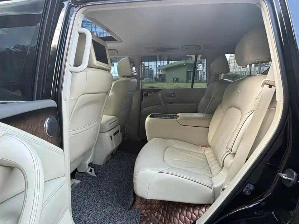 Infiniti QX80