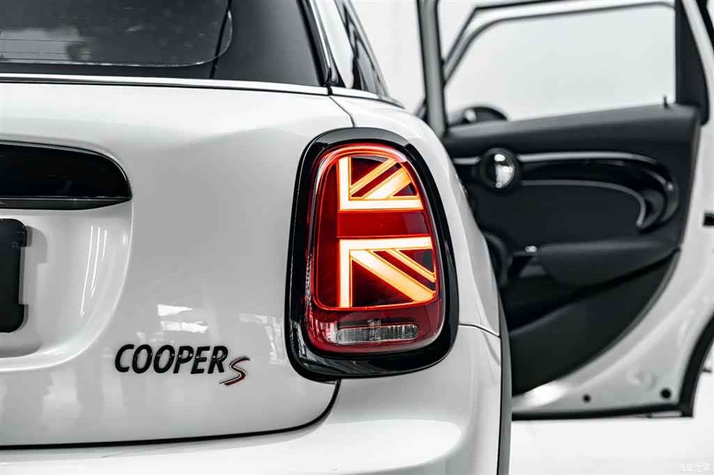 Mini Cooper, 2024 35