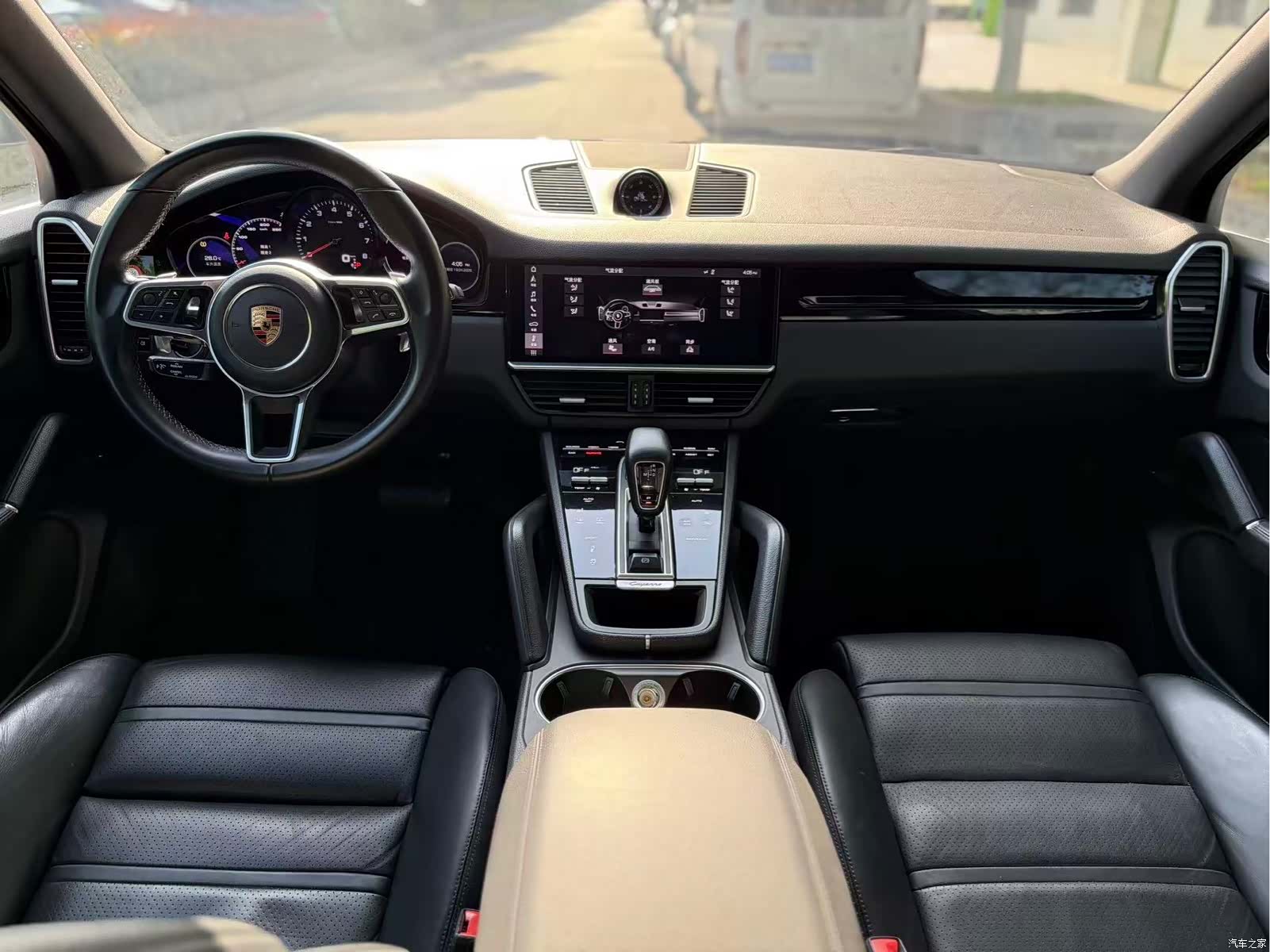 Porsche Cayenne, 2018 все фото