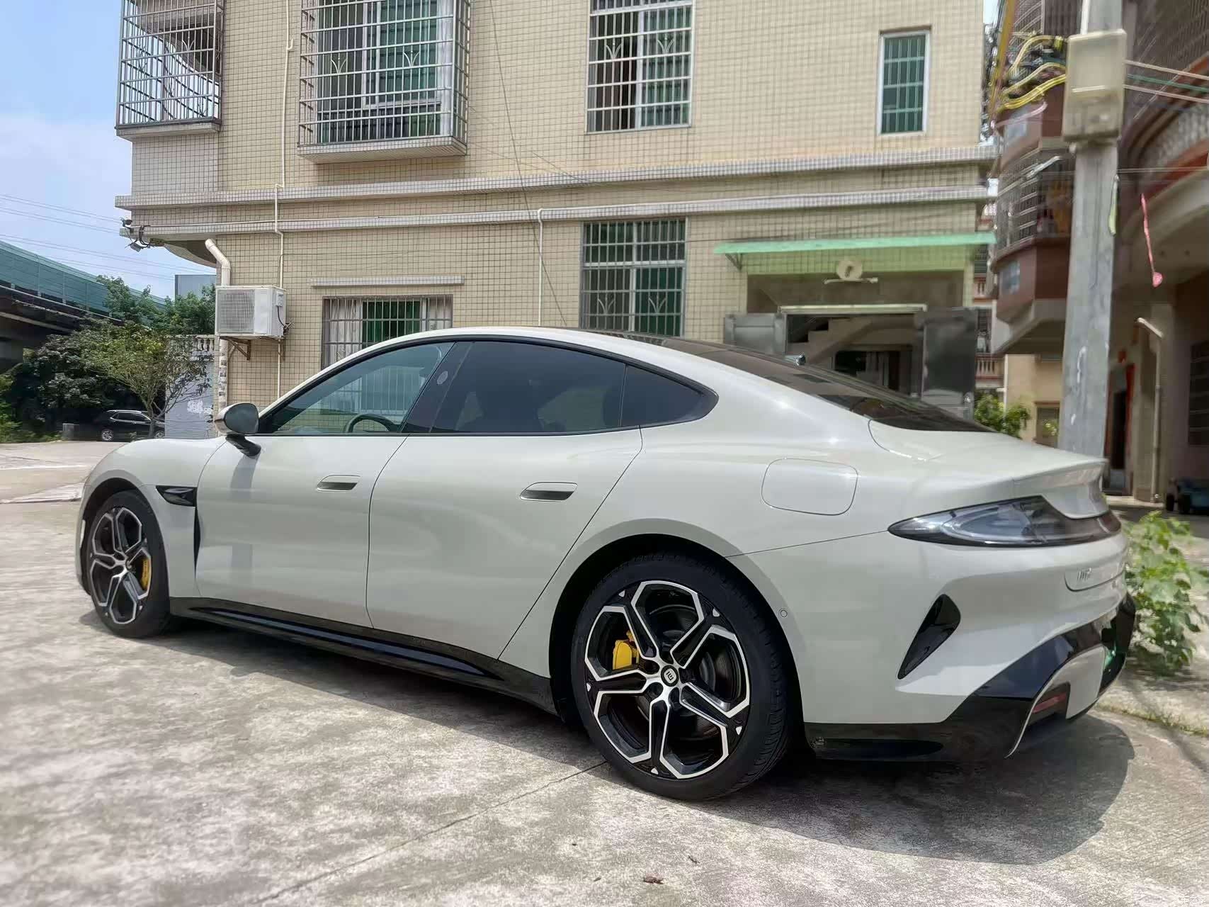Xiaomi SU7, 2025 9