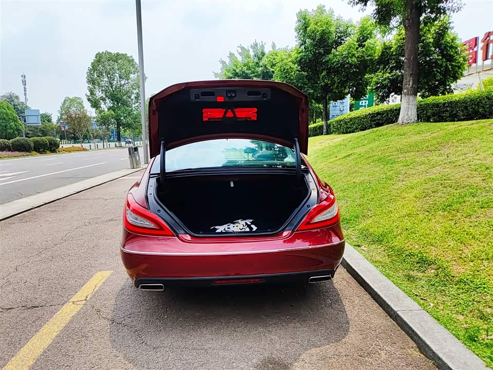 Mercedes-Benz CLS Mercedes-Benz CLS