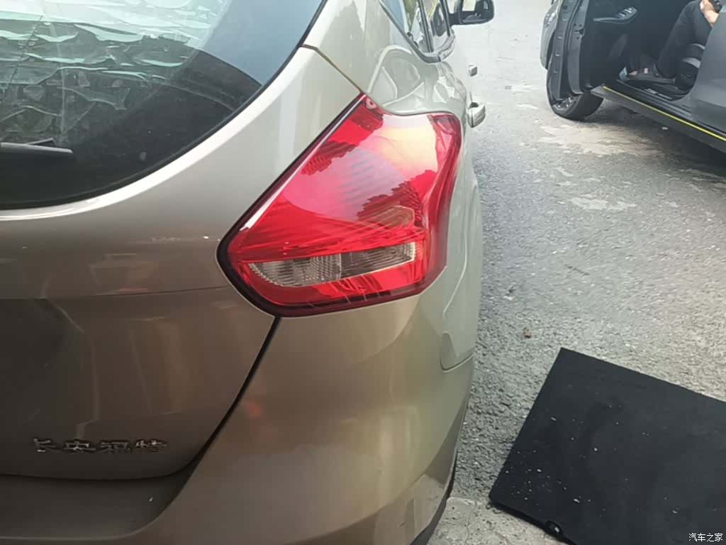 Ford Focus, 2015 24