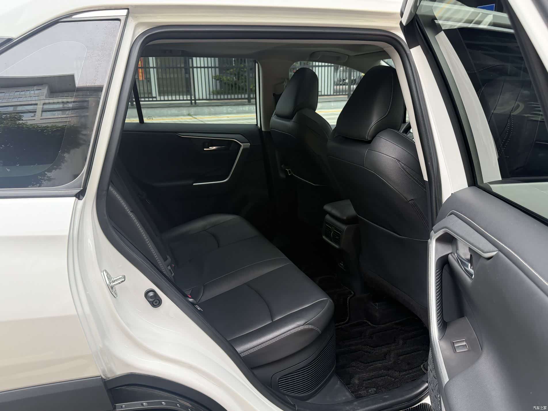Toyota RAV4, 2022 17