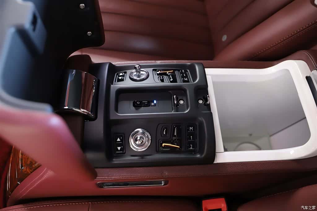 Rolls-Royce Phantom, 2012 16