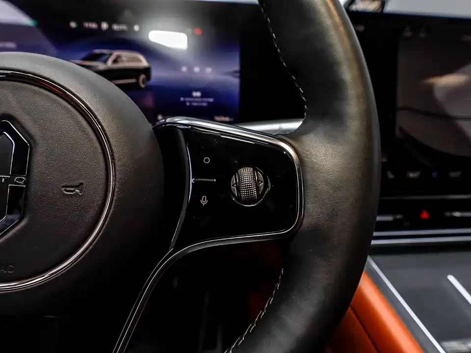 AITO Ask the world M9