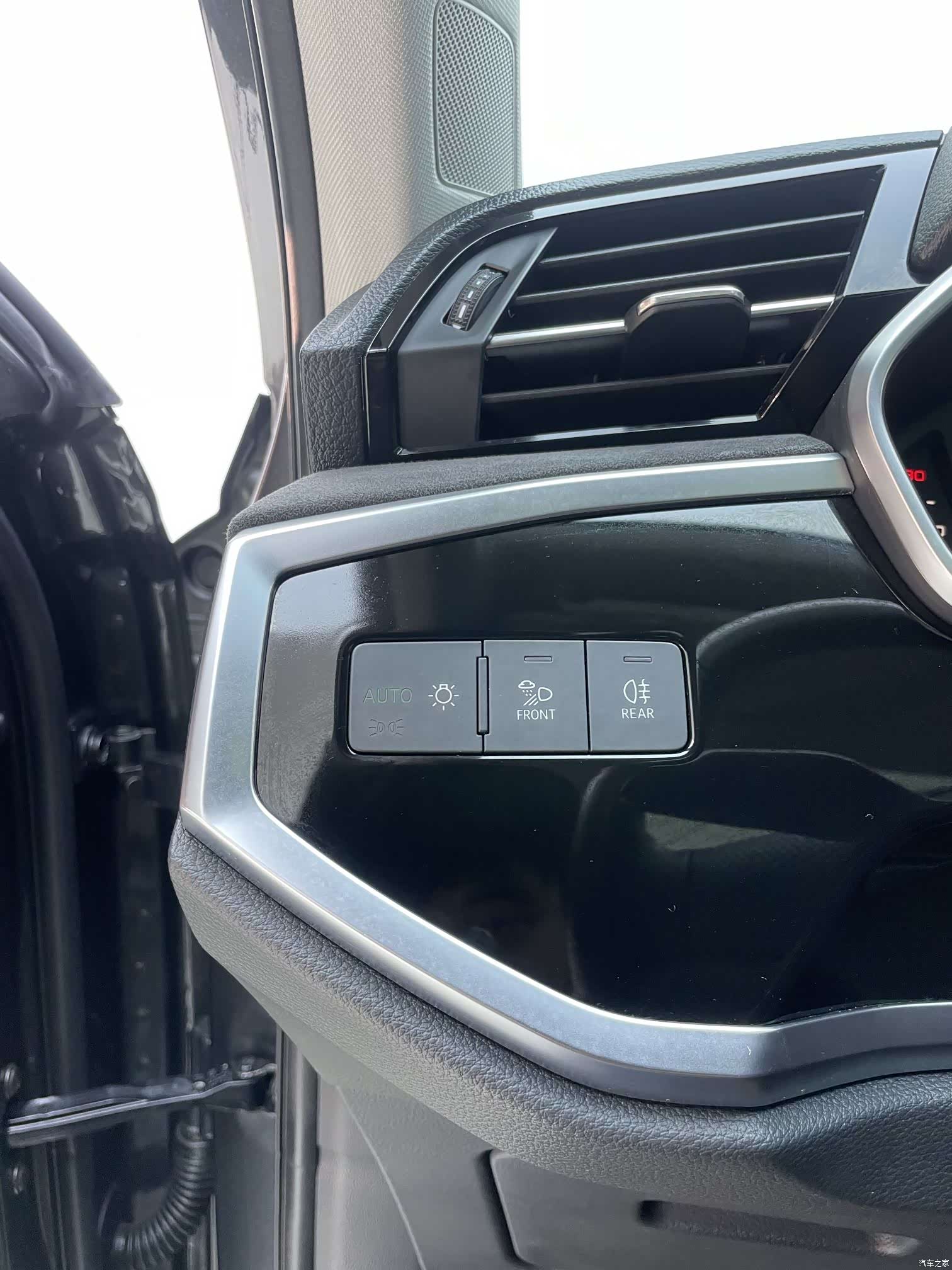 Audi Q3, 2023 14