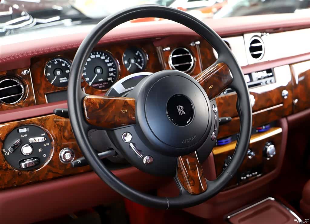 Rolls-Royce Phantom, 2012 15