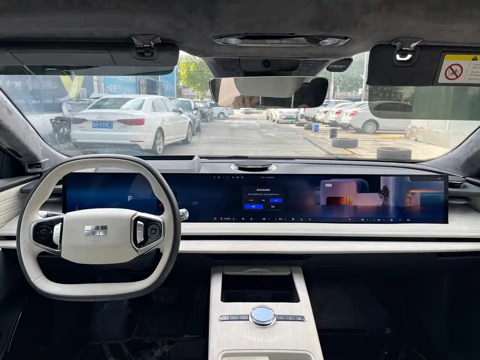 Geely Galaxy Galaxy E8