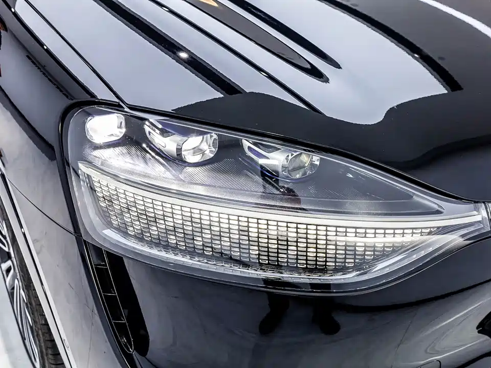 AITO Ask the world M9