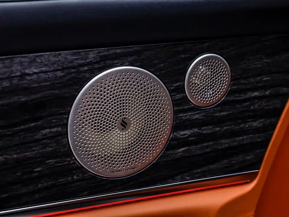 AITO Ask the world M9