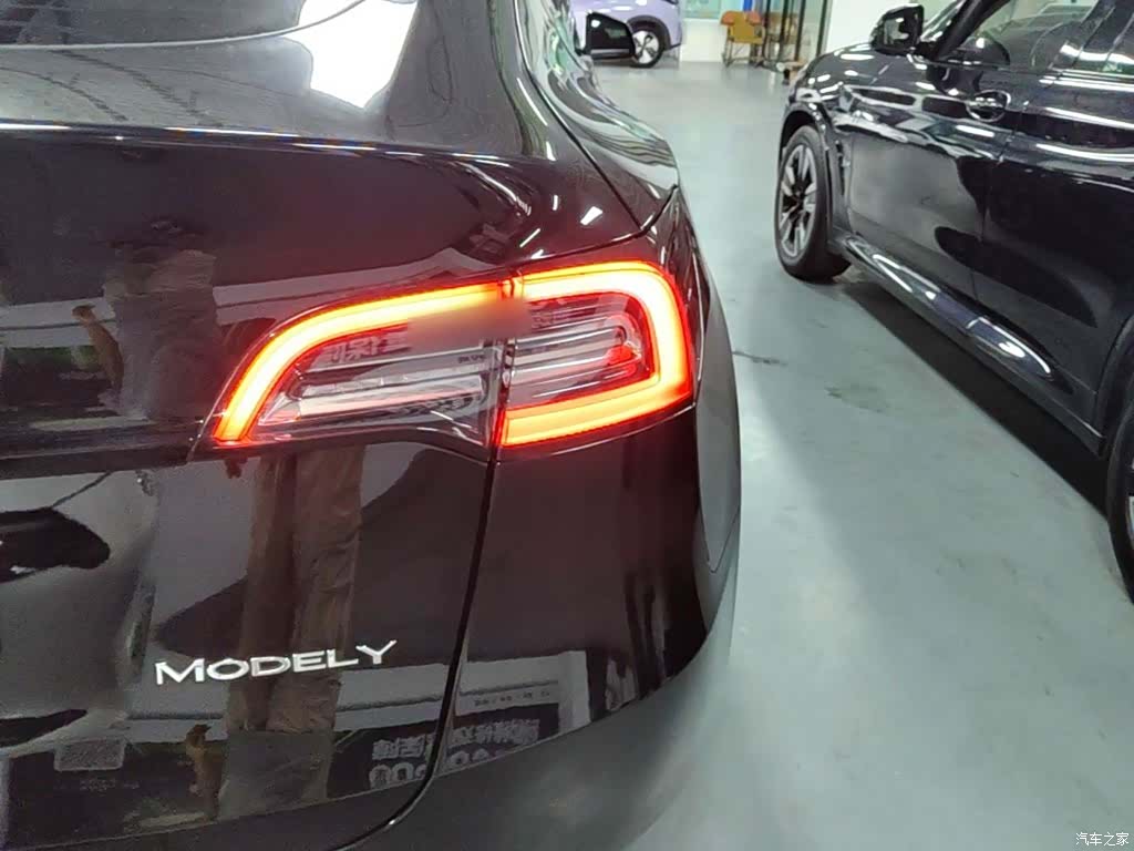 Tesla Model Y, 2023 8