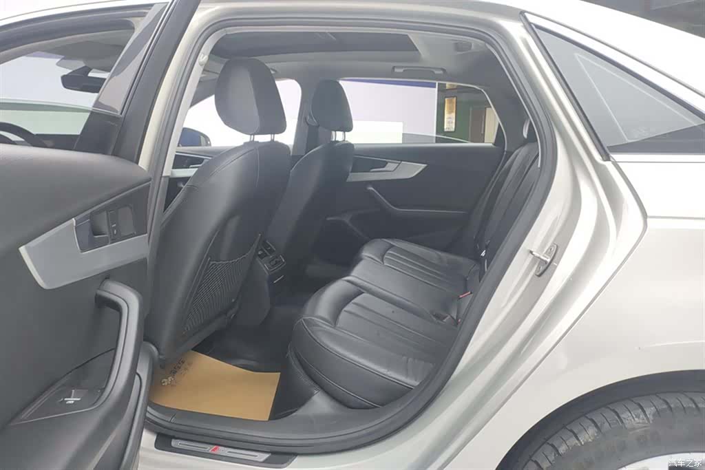 Audi A4L, 2019 11