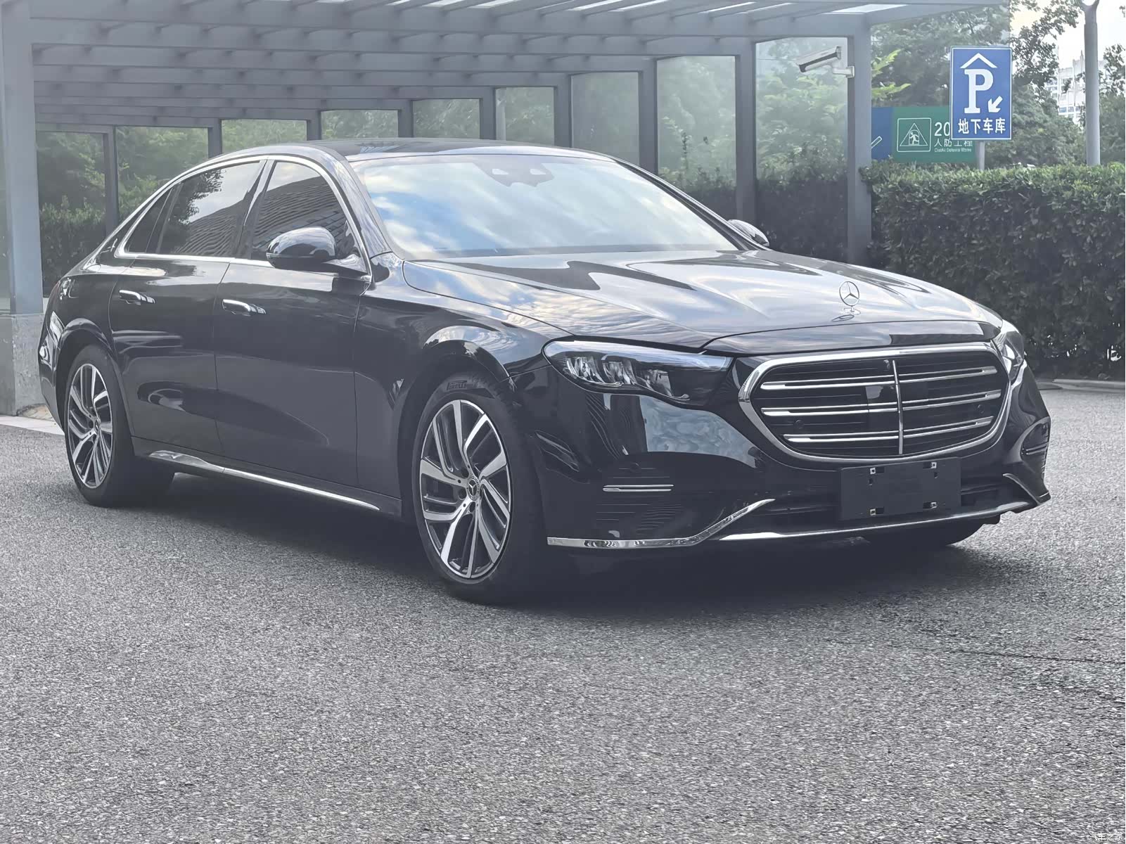 Mercedes-Benz E-Class, 2024 3