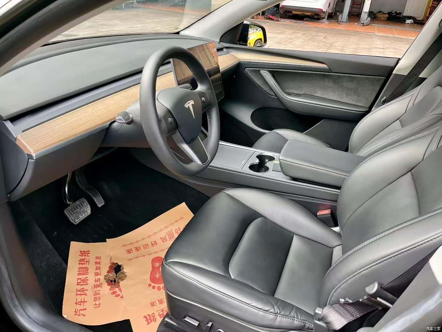 Tesla Model Y, 2023 4