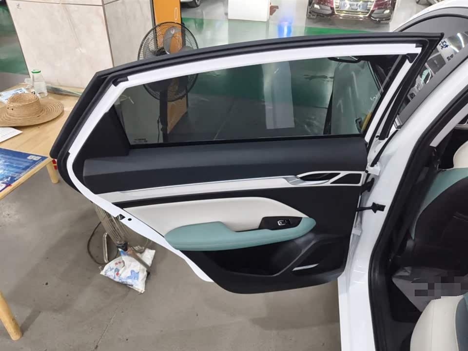 Geely Emgrand L HiP Geely Emgrand L HiP