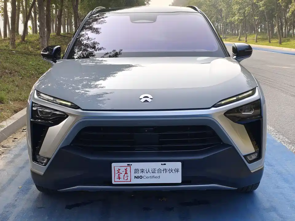 NIO ES8