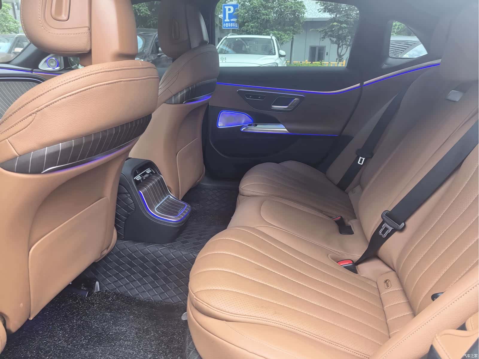 Mercedes-Benz E-Class, 2024 7