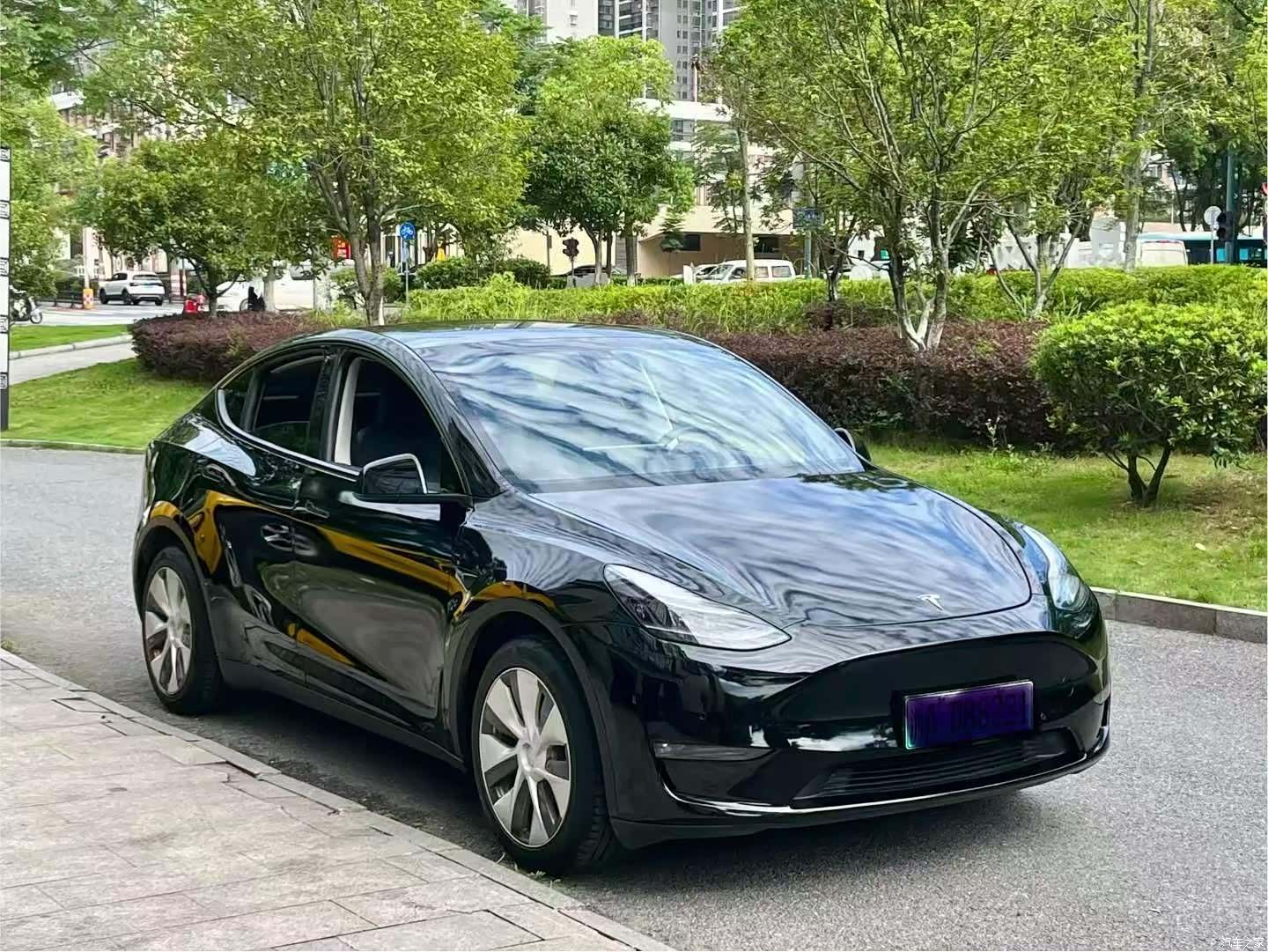 Tesla Model Y, 2023 3