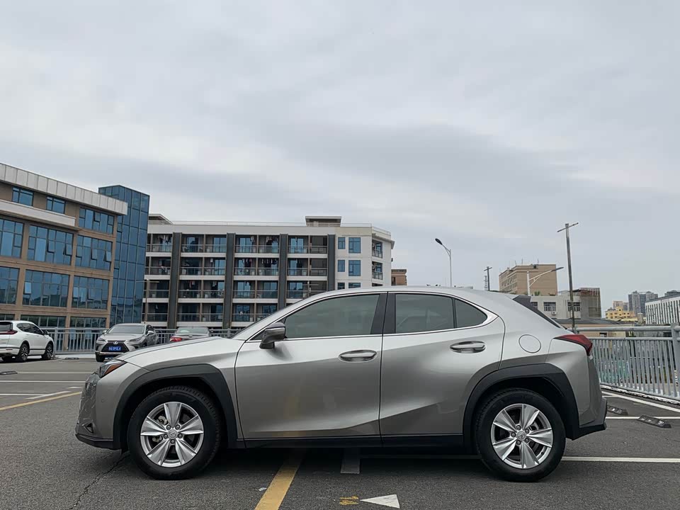 Lexus UX Lexus UX