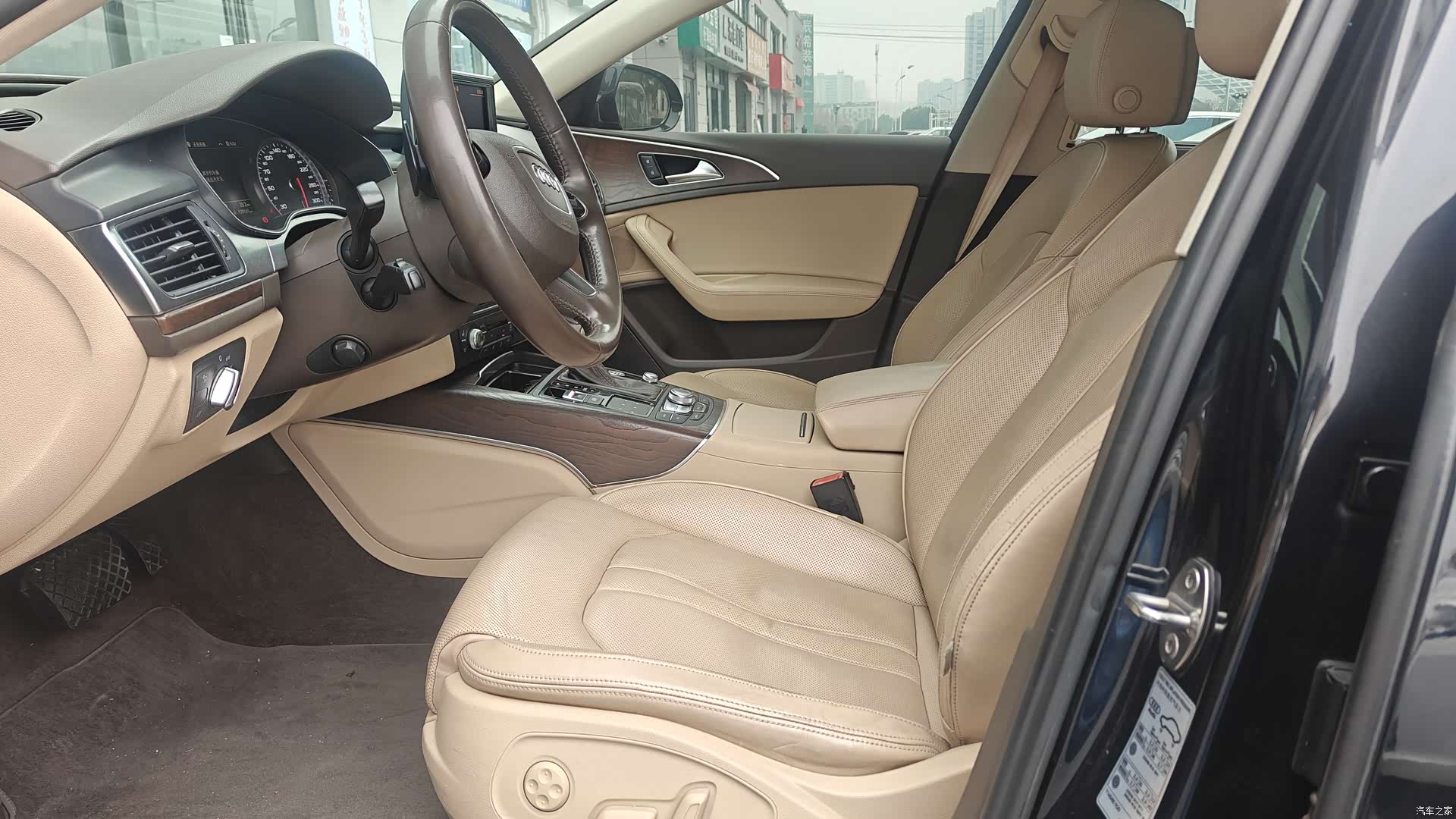 Audi A6L, 2013 3