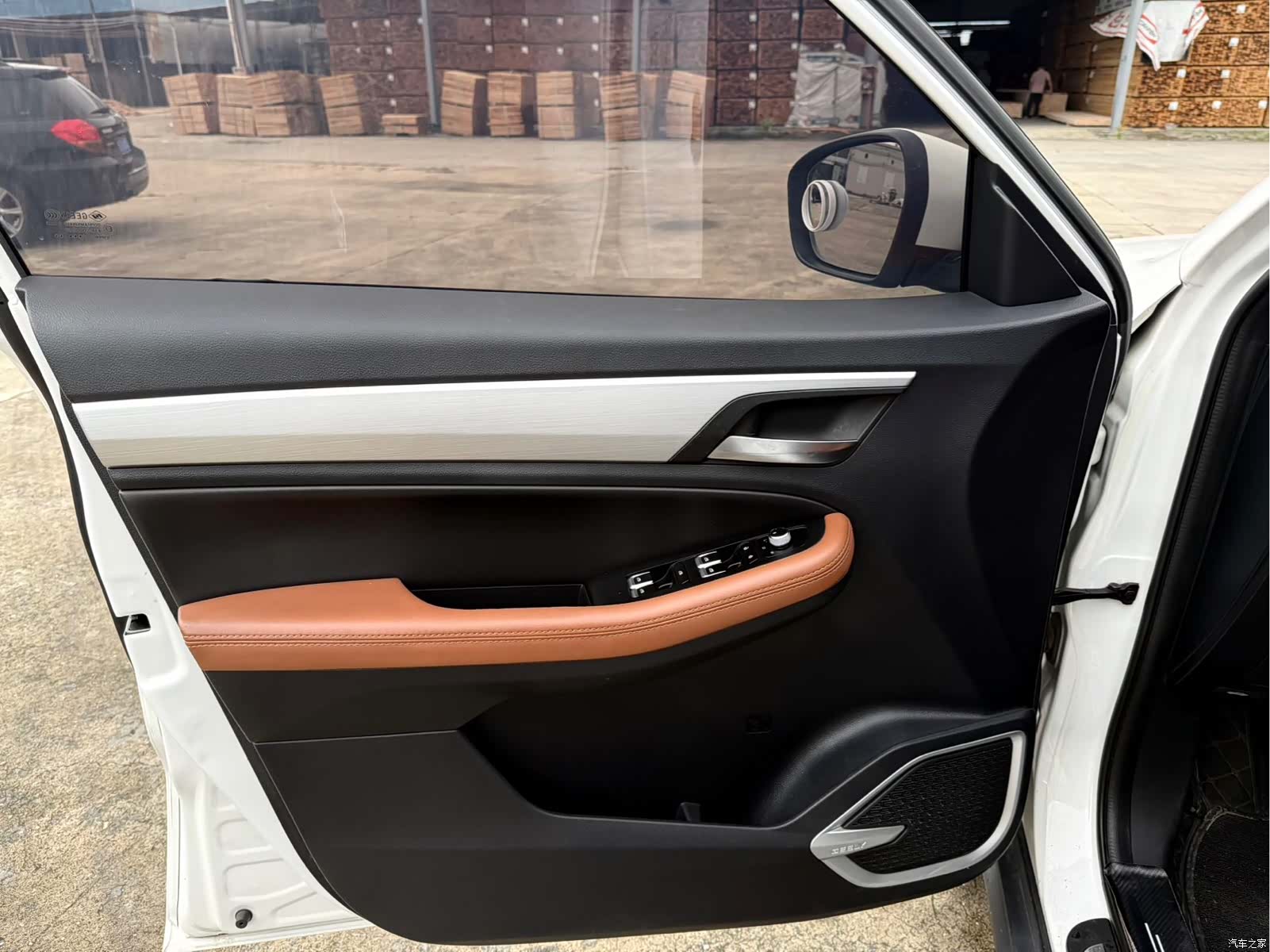 Geely X6, 2020 4