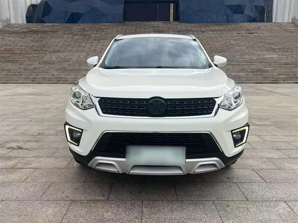 BAIC Shenbao X35