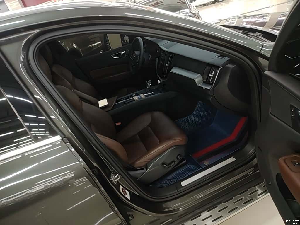 Volvo XC60, 2021 25