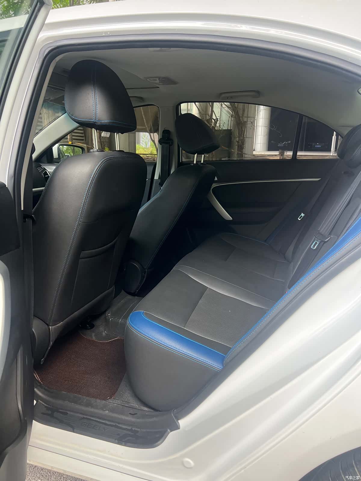 Geely Emgrand, 2017 10