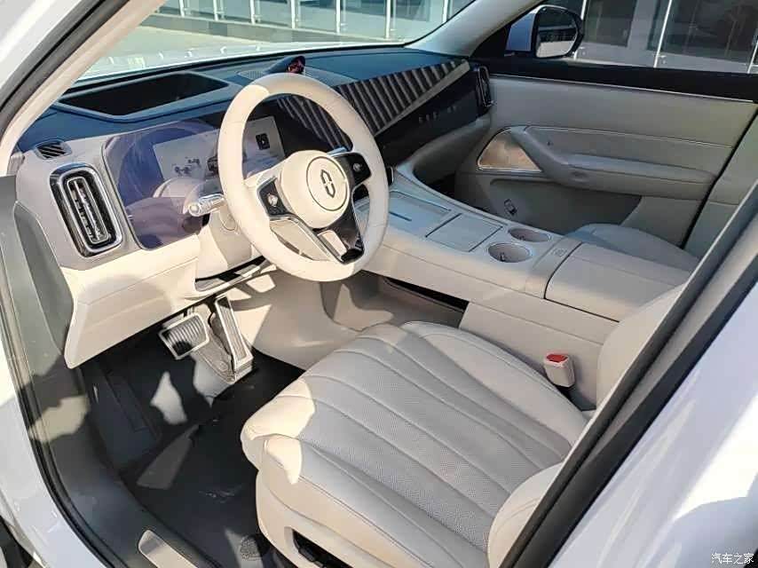 AITO M8, 2025 2