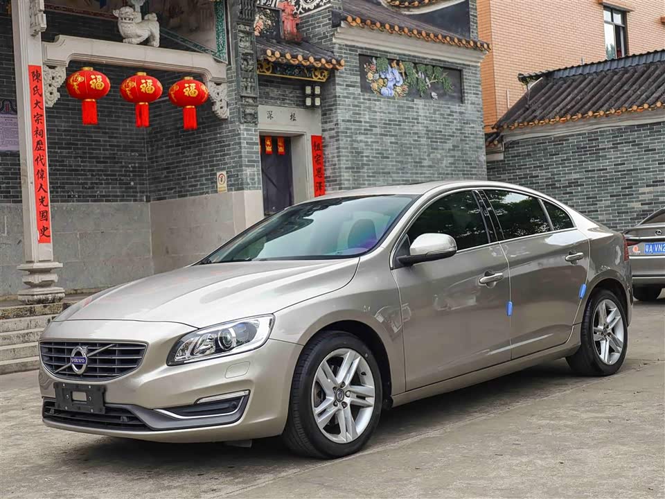 Volvo S60