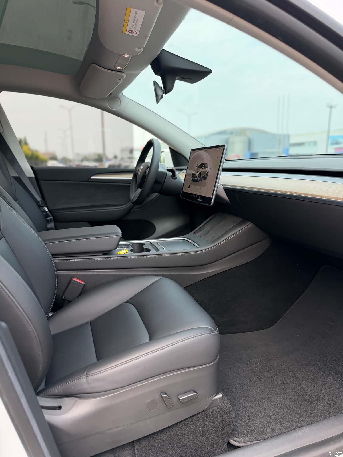 Tesla Model Y, 2022 13