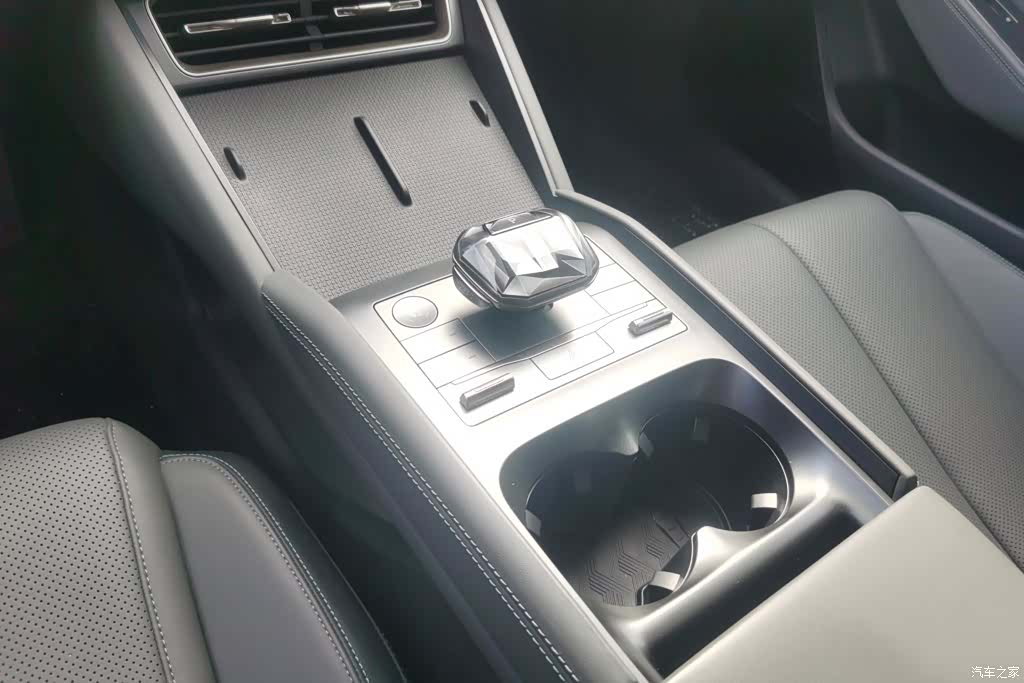 BYD Qin, 2024 16