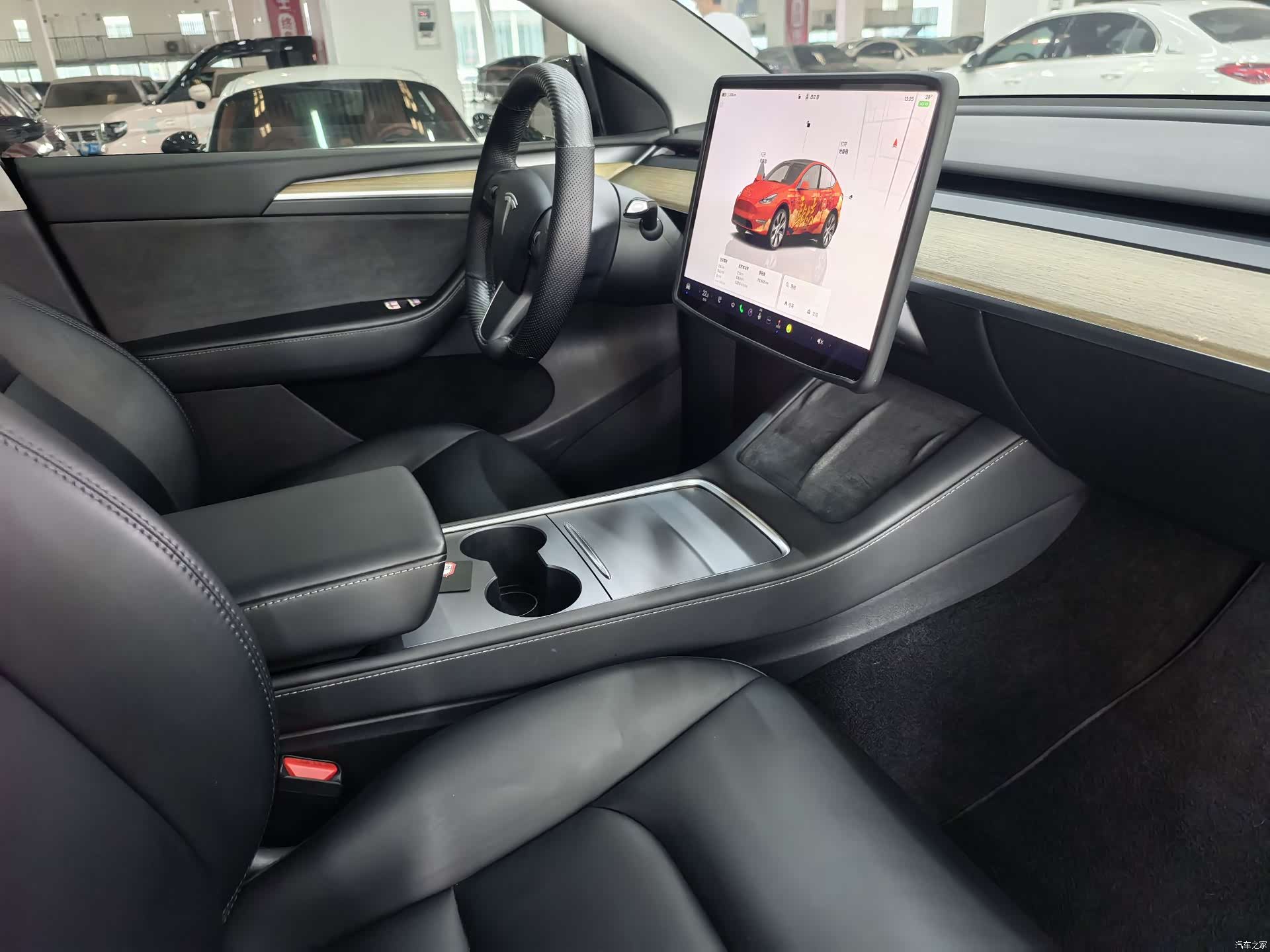 Tesla Model Y, 2023 19